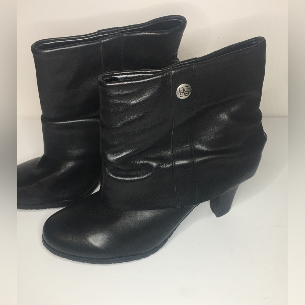 BCBG Cornelia Paris Fold Over Booties Never Worn Womens Size 7.5